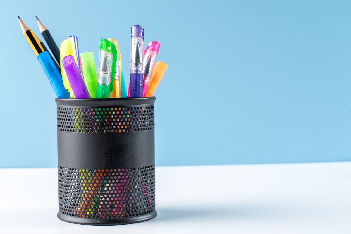 A pencil and pen holder, one of the best gift for the teacher.