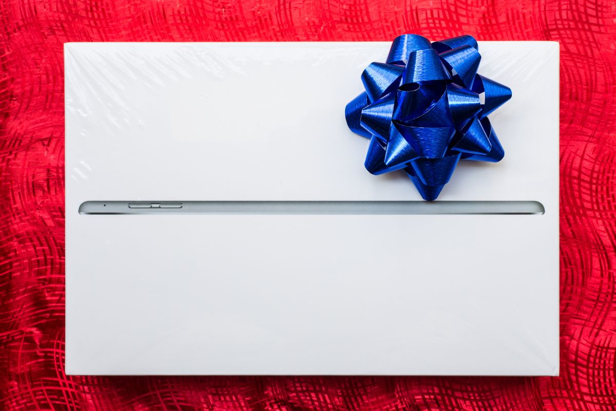 A tablet gift for the employee