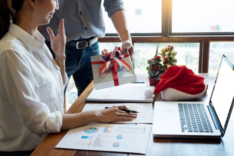 Christmas Gifts for Employees: Top Picks to Show Appreciation